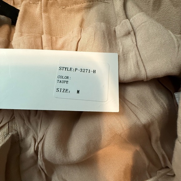 Women's Tan Shorts with Bow Detail - Picture 7 of 8